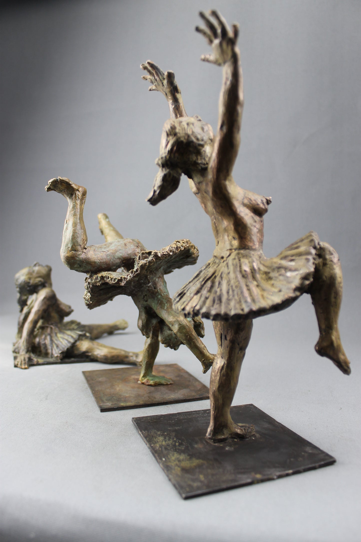 sculpture, audrey flechet, cancans, cirque, statue, statuette, fonderie du champ bon, triptyque, la roue